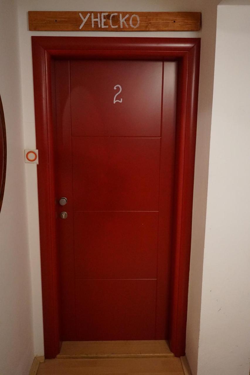 Hostel The Red Door Требинье Экстерьер фото