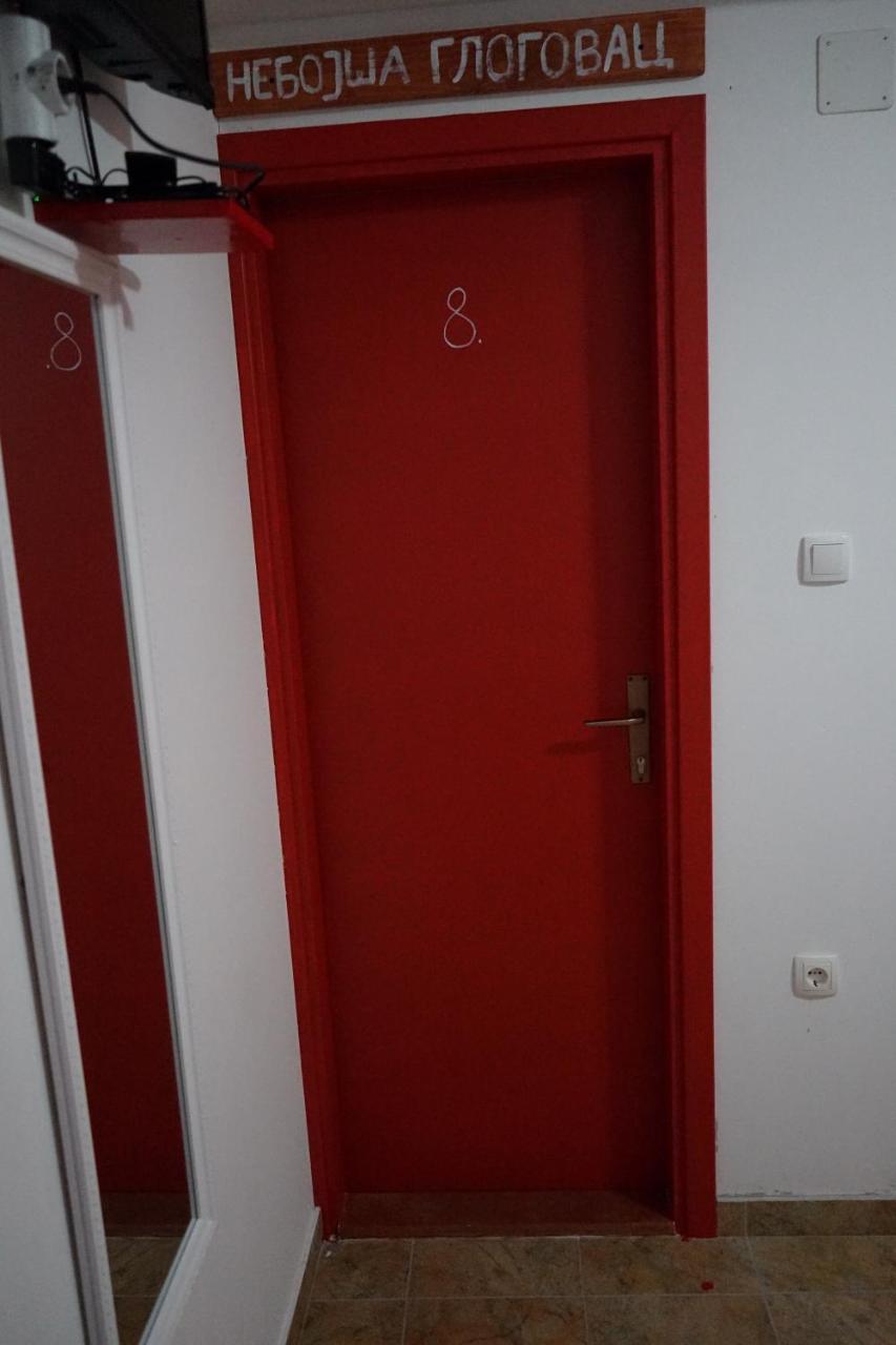 Hostel The Red Door Требинье Экстерьер фото